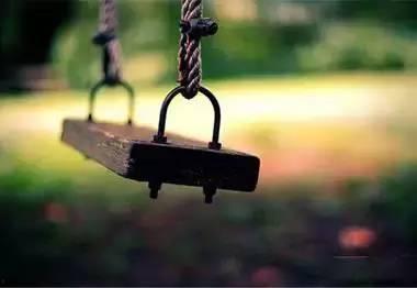 又弄得满手都是什么梗 网红大秋千,又弄得满手都是的潮流新玩法